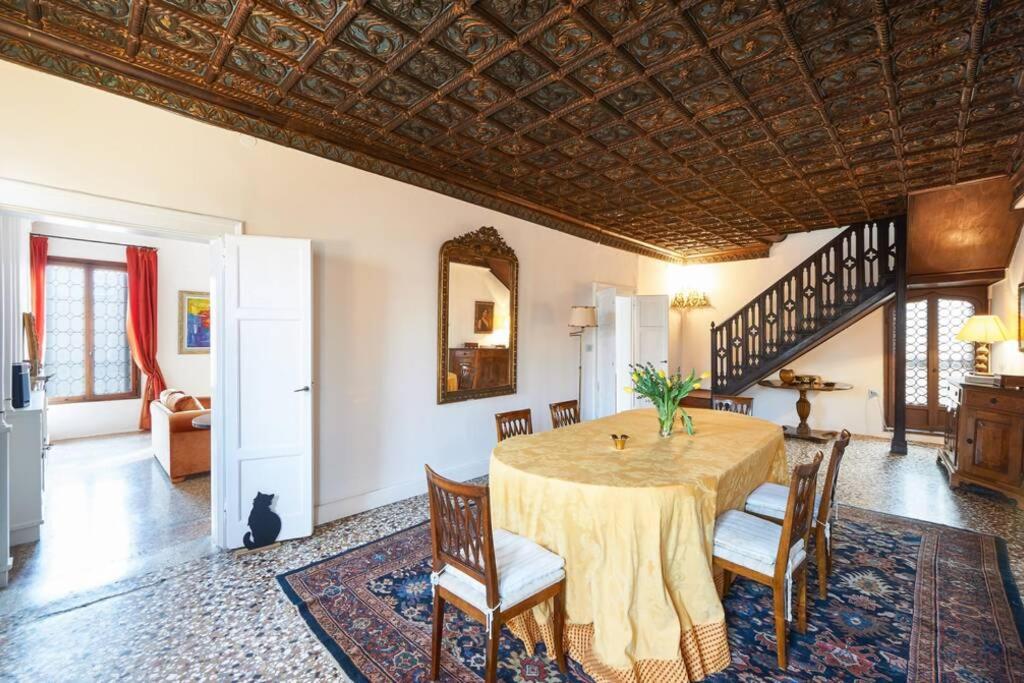 Ca' Fenice, Charming Apartment In San Marco, Sleep 7 Venice Exterior photo