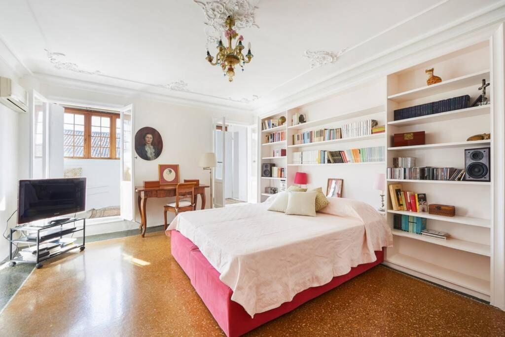 Ca' Fenice, Charming Apartment In San Marco, Sleep 7 Venice Exterior photo