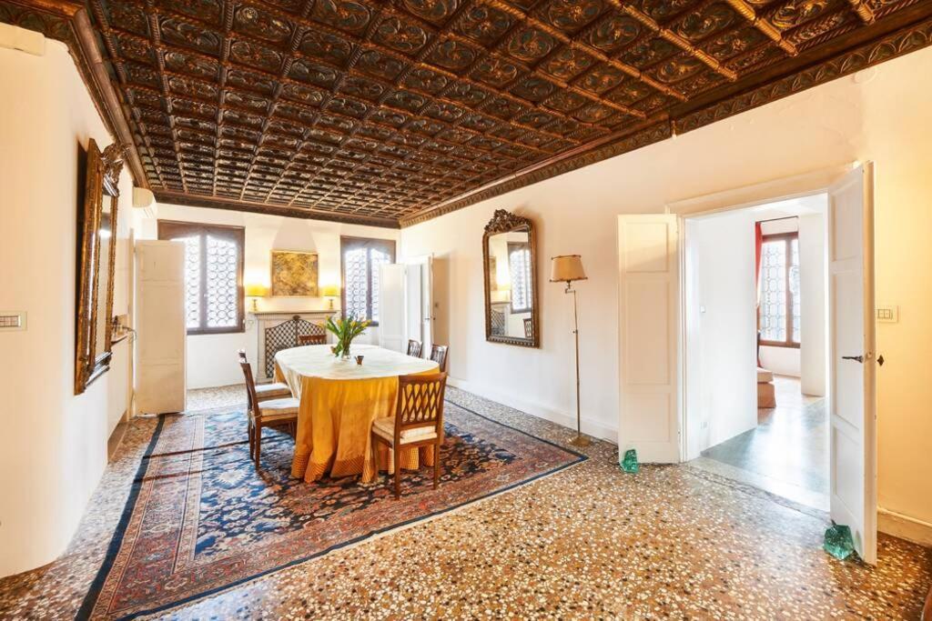 Ca' Fenice, Charming Apartment In San Marco, Sleep 7 Venice Exterior photo